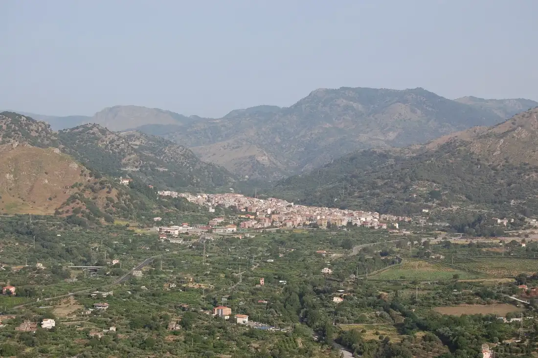 Panorama di Francavilla di Sicilia e della valle circostante
